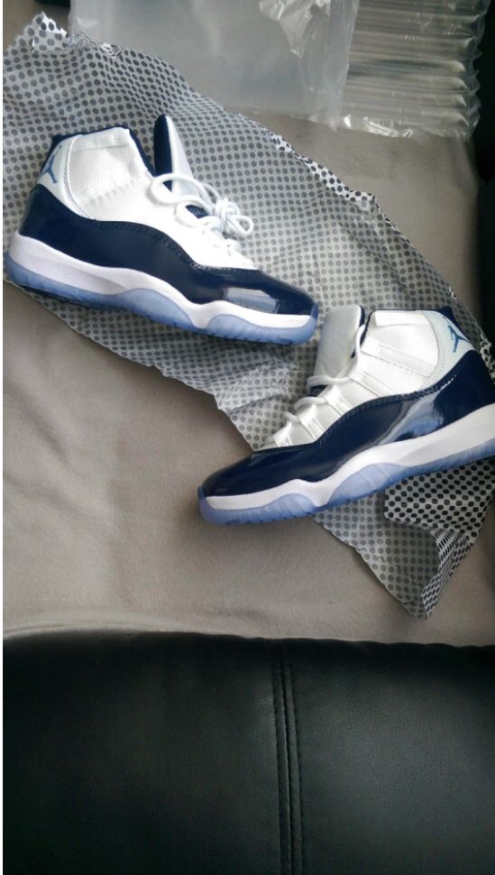 Nike Air Jordan 11 Blue and white size 9.5
