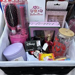 Women Valentine Basket