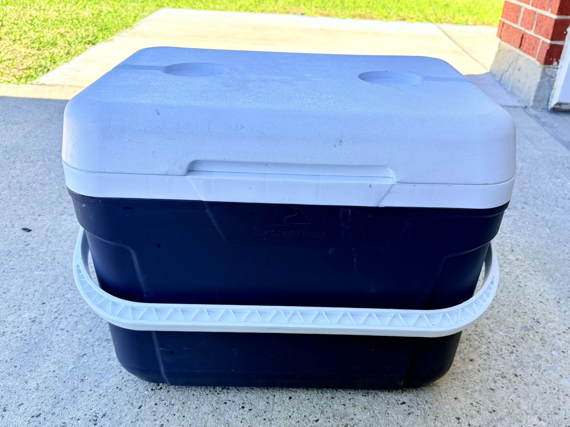 30qt COOLER “Ozark Trail” Up to 30 Can Capacity