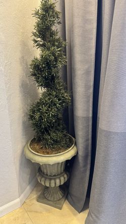 Topiary Tree 59”