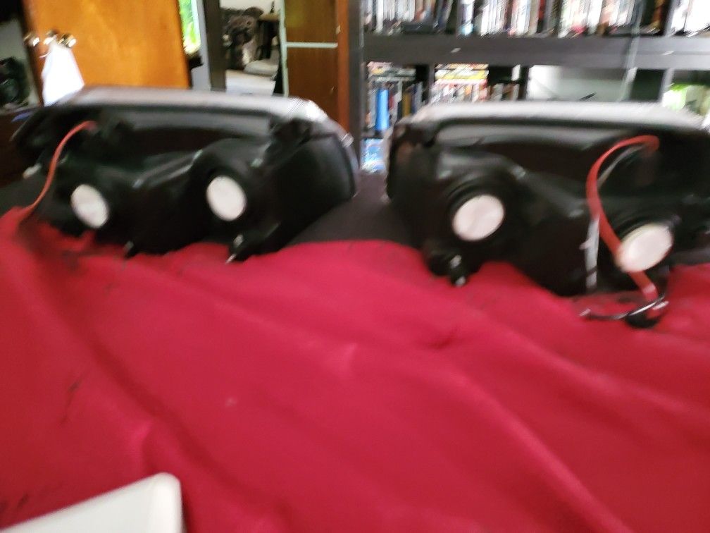 Dodge magnum headlights 2005 to 2007