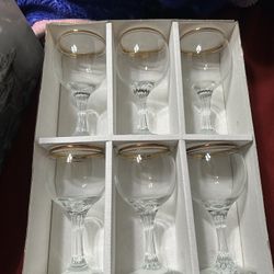 Champagne Glasses Wine Glasses: Gold Rimmed. 