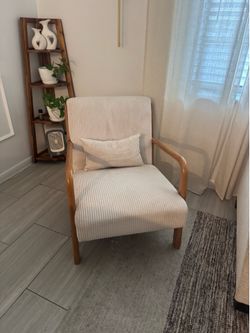 Accent chair