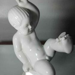 B & G DENMARK PORCELAIN CHERUB FIGURINE 6"×3" - P99