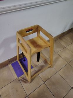Wooden Restaurant High Chair with Strap