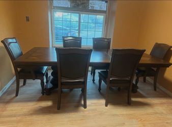 Dining Table Set – Seats 4 to 6 | Expandable