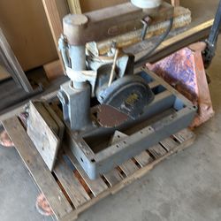 Radial arm saw