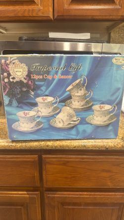 Cups & Saucer