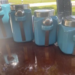 Nice Canister Set 