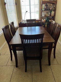 Dining  table  with 6 chairs