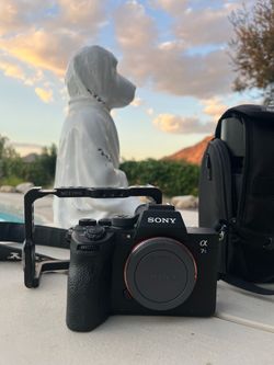 Sony A7S III + Cage + Sony battery/charger (24-70 GM available extra)