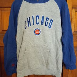 YOUTH 14/16 21 INCHES COLLAR TO BOTTOM & 21 INCHES PIT TO PIT CHICAGO CUBS HOODIE SWEATSHIRT FROM MAJESTIC 