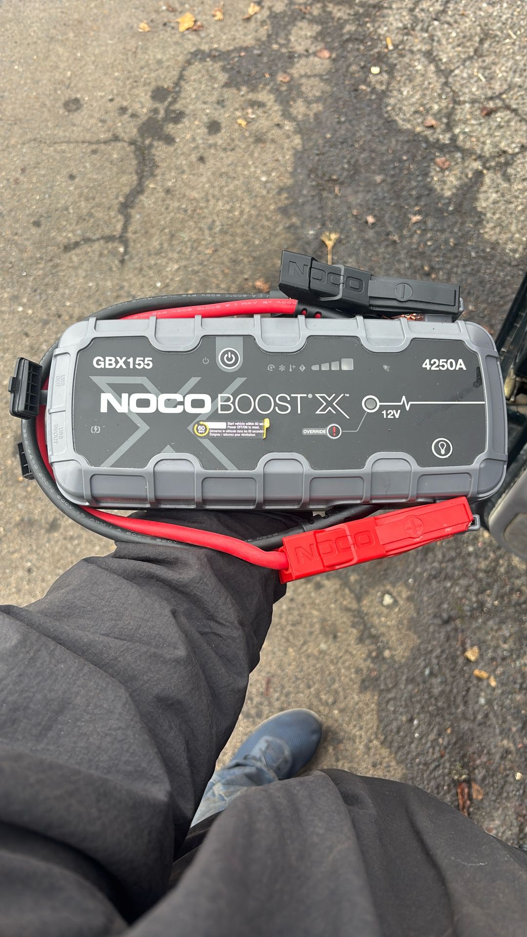 Power Bank And Jump Starter 4250amp Starts 8l Diesel 10l Gas