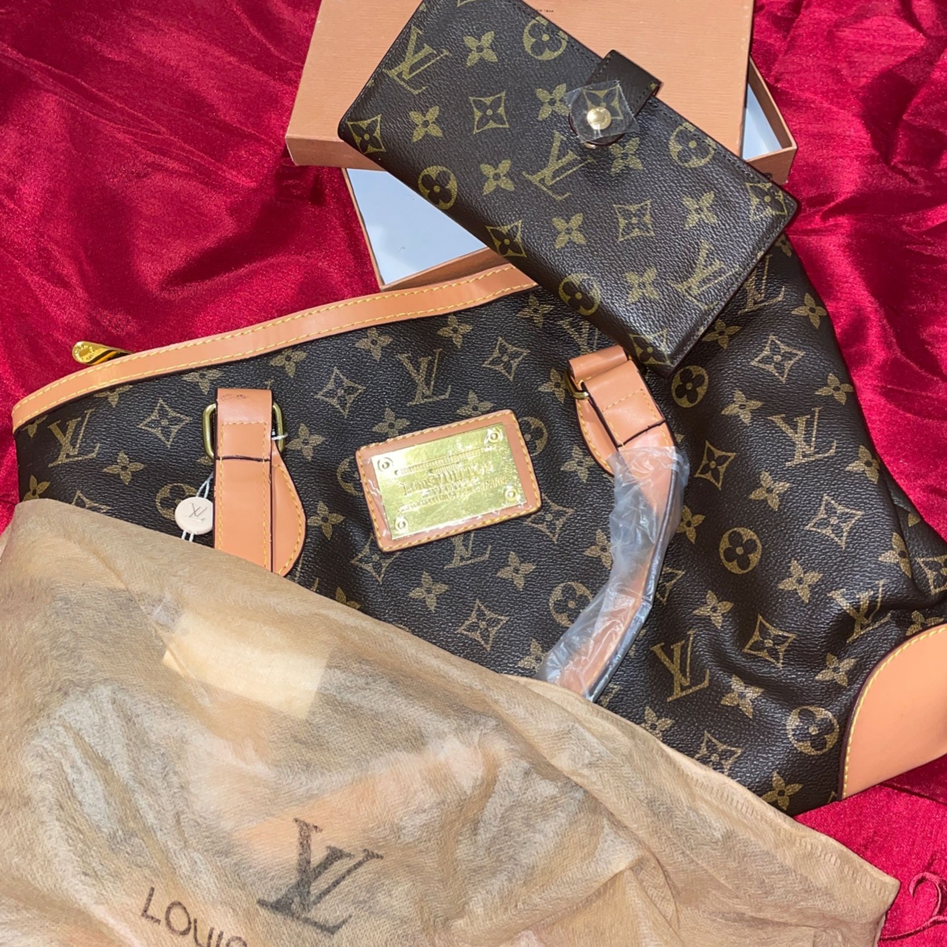 Louis Vuitton Women’s Bag & Pocket Book