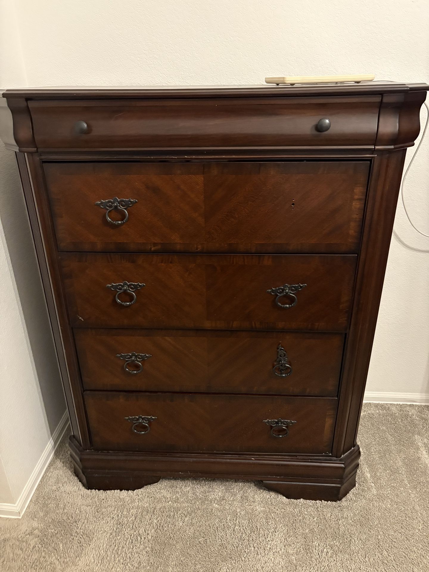 Dresser