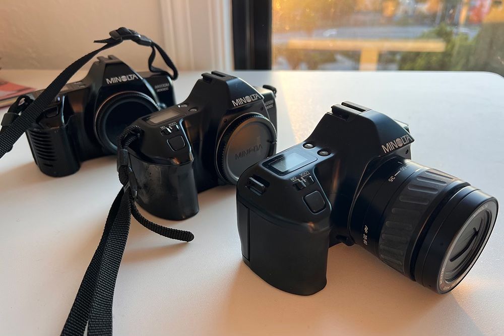 3 Minolta Maxxum 3000i Cameras (For Parts) & Maxxum AF 35-80 4.0-5.6 AF Lens