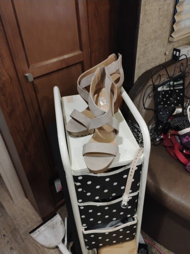 Report Brand Strap Heels