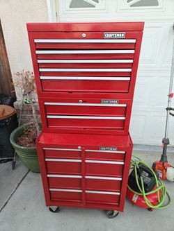 Craftsman tool box few months old still with the keys for the locks $300