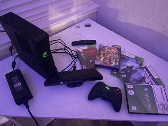 Xbox 360 w kinect, two controllers and games