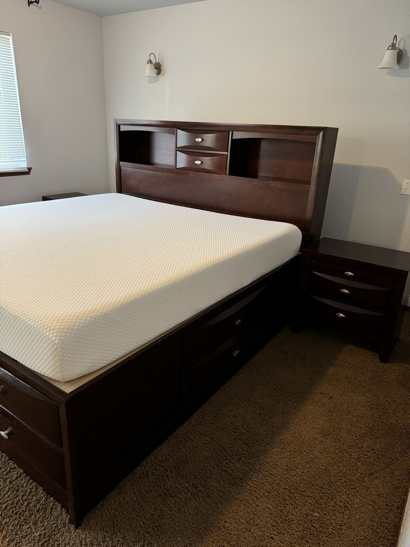 King High Bed , Dresser And Two Nightstands