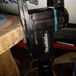 Makita Demolition Hammer 