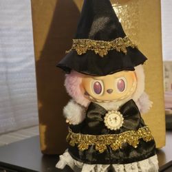 DOLL NOT INCLUDED! NEW LABUBU HALLOWEEN WITCH OUTFIT, BLACK AND GOLD DRESS WITH MATCHING HAT AND BLACK SHOES