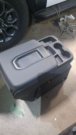 2025 chevy silverado center flip seat
