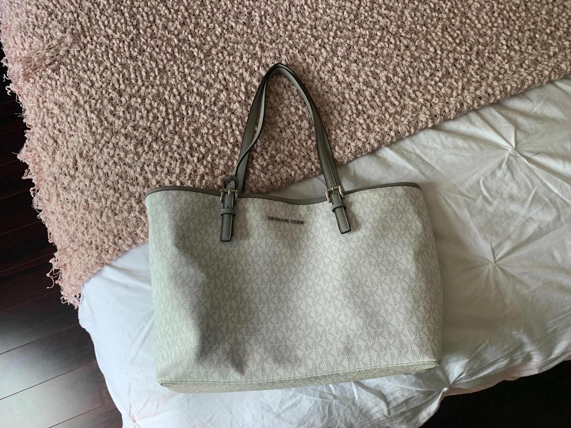 MICHAEL KORS - WHITE WITH SILVER LETTING! Used only 3 times