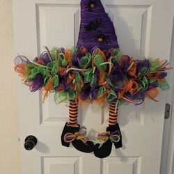 Witches Hat Wreath W Legs