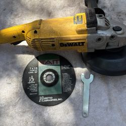 Dewalt 7/9” Heavy Duty Angle Grinder-D2874-Clean-15 Amp, New Disc, Wrench, Handle