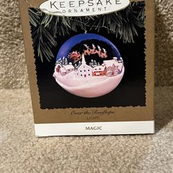 MAGIC GLOBE SANTA ORNAMENT Village Church Reindeer HALLMARK Lights OVER ROOFTOPS