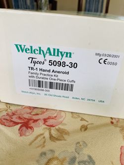 Welch Allyn Trigger hand Aneroid with durable one piece Cuffs