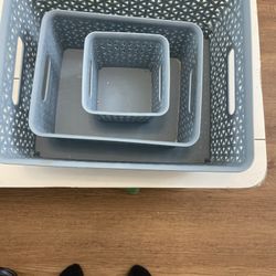 Set Of 3 Plastic Baskets 