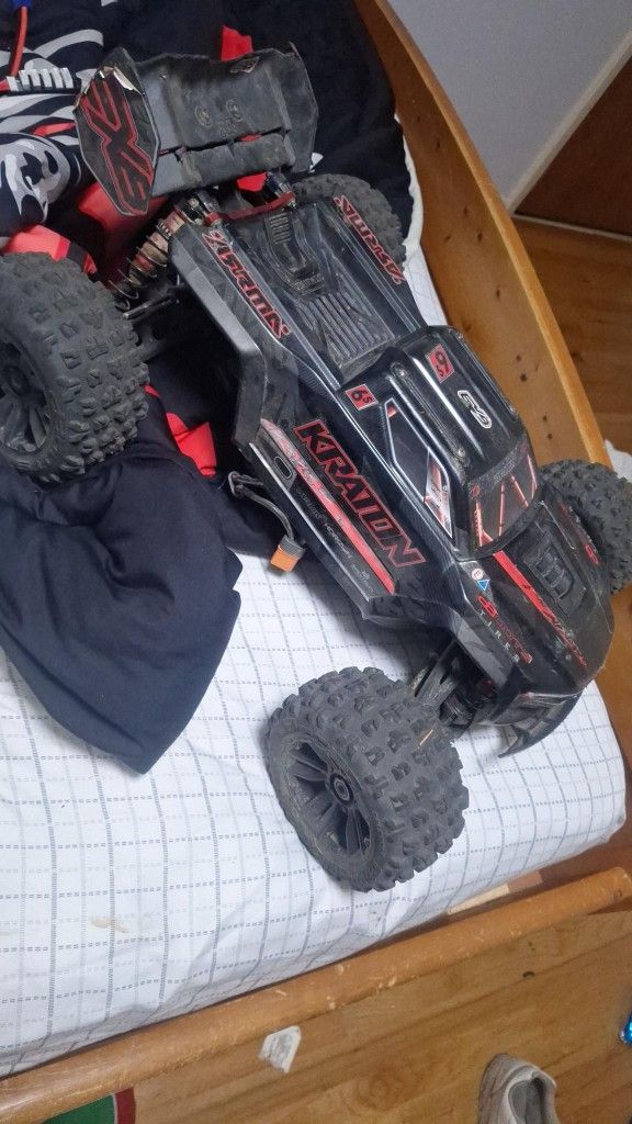 Kraton 6s Exb 1/8th Scale Worth 829$