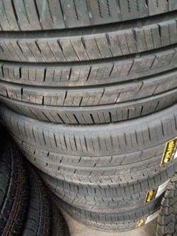 New SET of tires 265 35 22