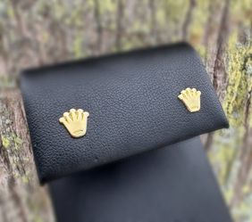 Jewelry 14k solid yellow gold stud fancy Rolex Logo king’s crown earrings 0.20g