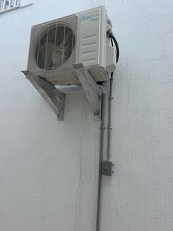 12000 btu Mini splits with installation and install kit