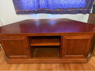 Entertainment center
