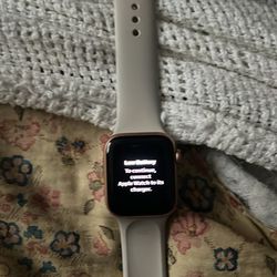 Apple Watch SE with Charger 