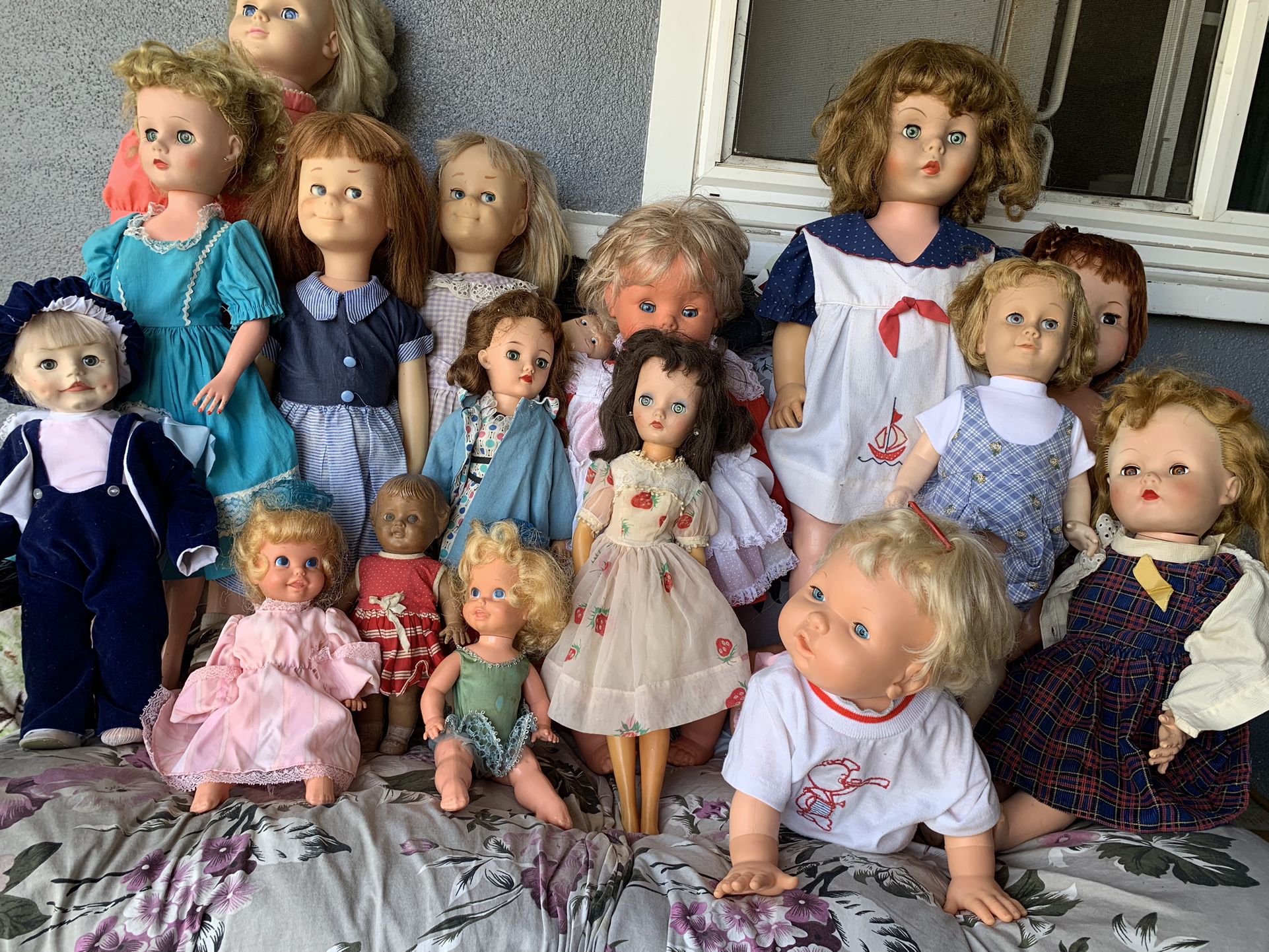 Old Dolls Lot