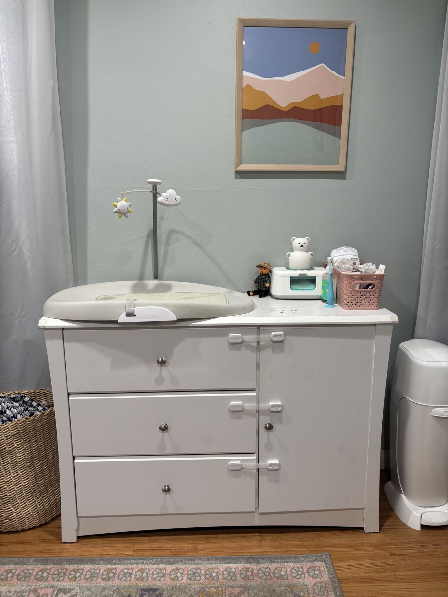 WHITE DRESSER