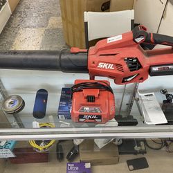 SKIL PWRCORE 40 LEAF BLOWER AND BATTERY BL4713-00 Pre Owned Works Great Charger