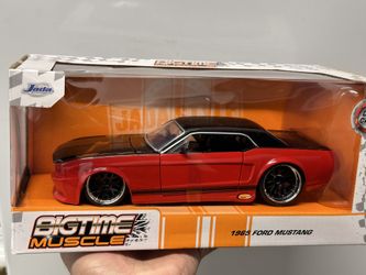 1965 Ford Mustang 1:24 Scale Car DieCast Metal