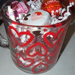 Valentine’s Mugs With Chocolate 