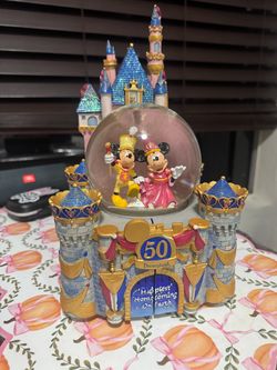 VERY RARE Disneyland 50th Anniversary Musical Snowglobe
