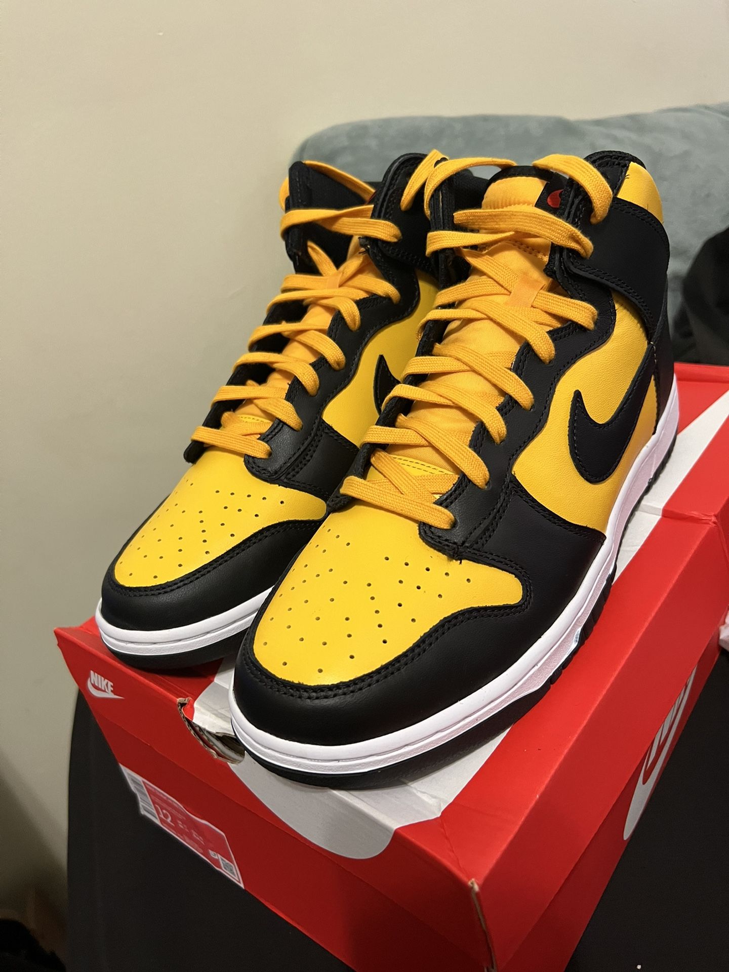 Nike Dunk High “Reverse Goldenrod” Size 12