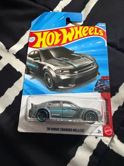 Hot Wheels ‘20 Dodge Charger Hellcat