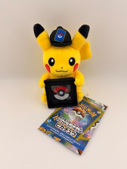 Pokémon TCG: Pikachu Coin-Display Plush Key Chain