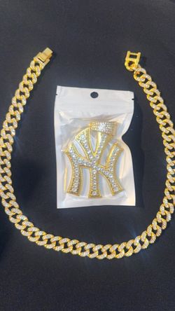 New York Yankees chain and pendant