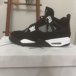 Jordan 4 White Thunder